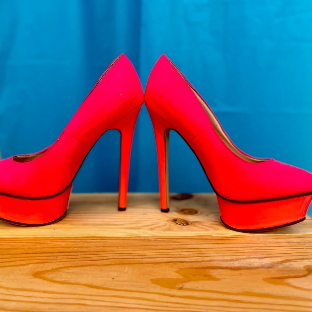 Platforms hot pink size 6